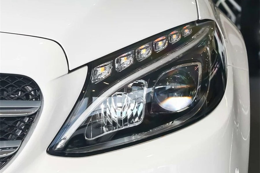 Benz headlight 