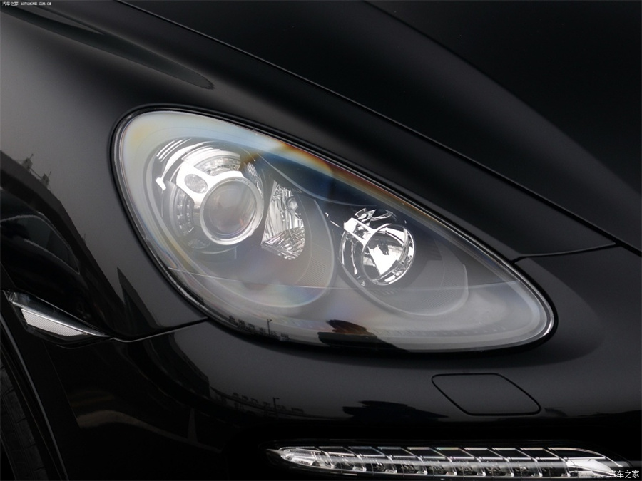 Cayenne headlight