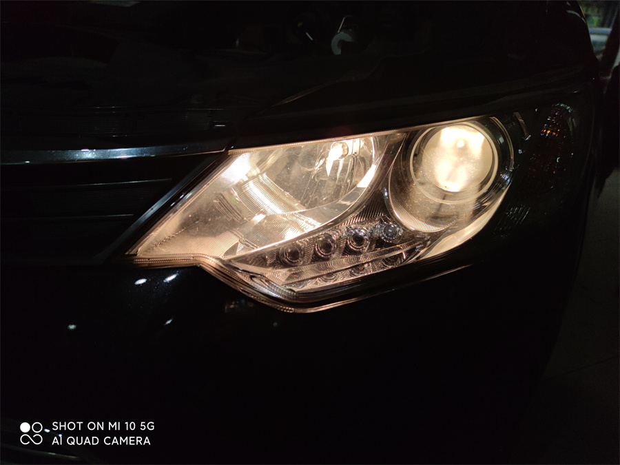 Toyota Camry halogen light