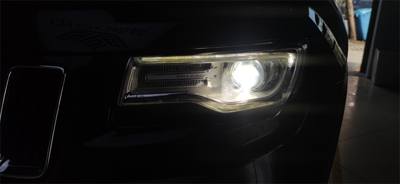 Grand Cherokee xenon headlight picture2