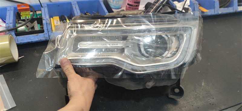 Grand Cherokee headlight process