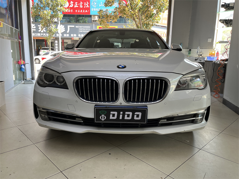 BMW 7 series image
